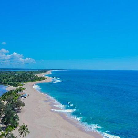 Marakolliya Beach Resort Tangalle Exterior photo