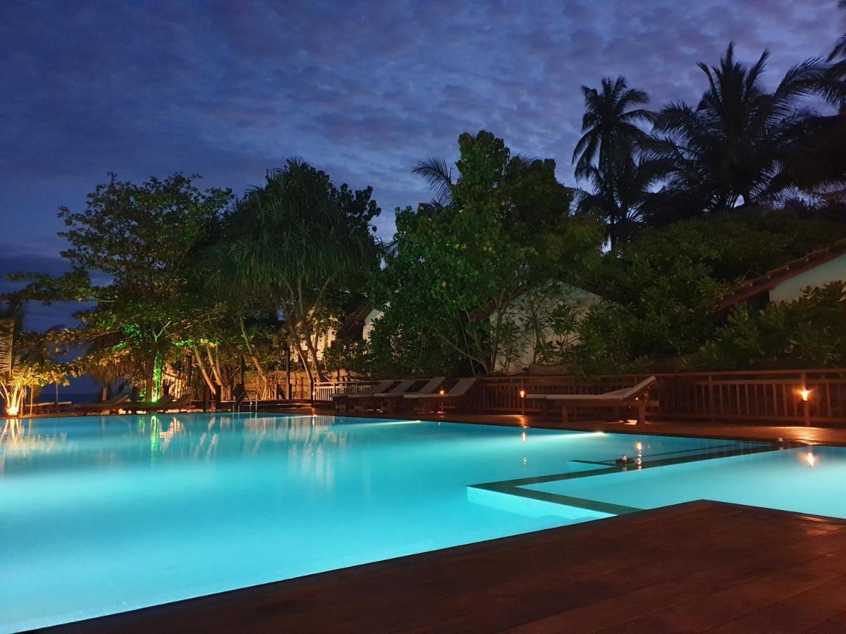 Marakolliya Beach Resort Tangalle Exterior photo